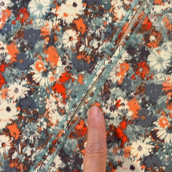 THE NORTH FACE Wander Slitback Womens Tank Top Reef Waters Wild Daisy Print Sz M - Picture 13 of 14